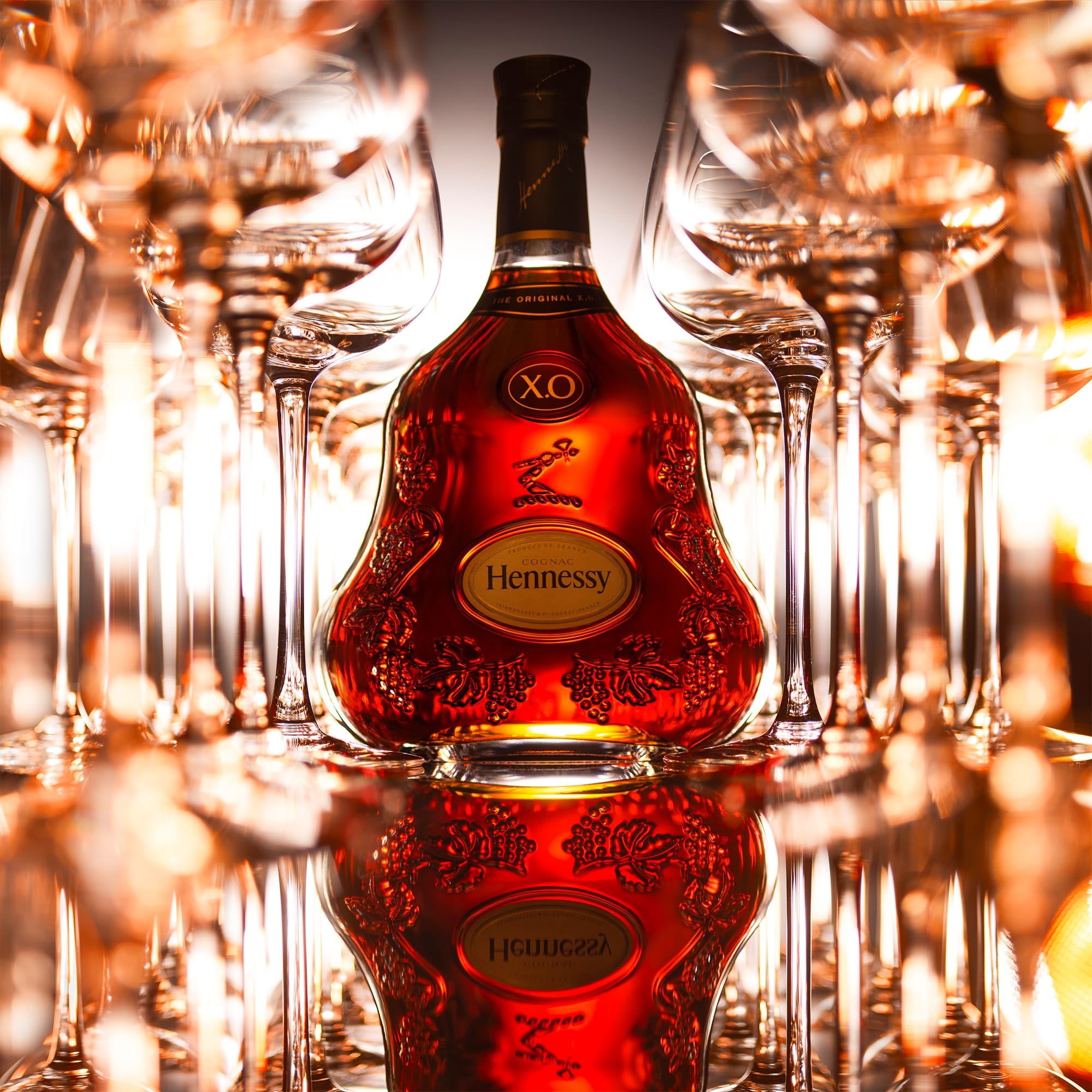 Moet Hennessy releases Frank Gehry-designed Hennessy XO bottle - Just Drinks