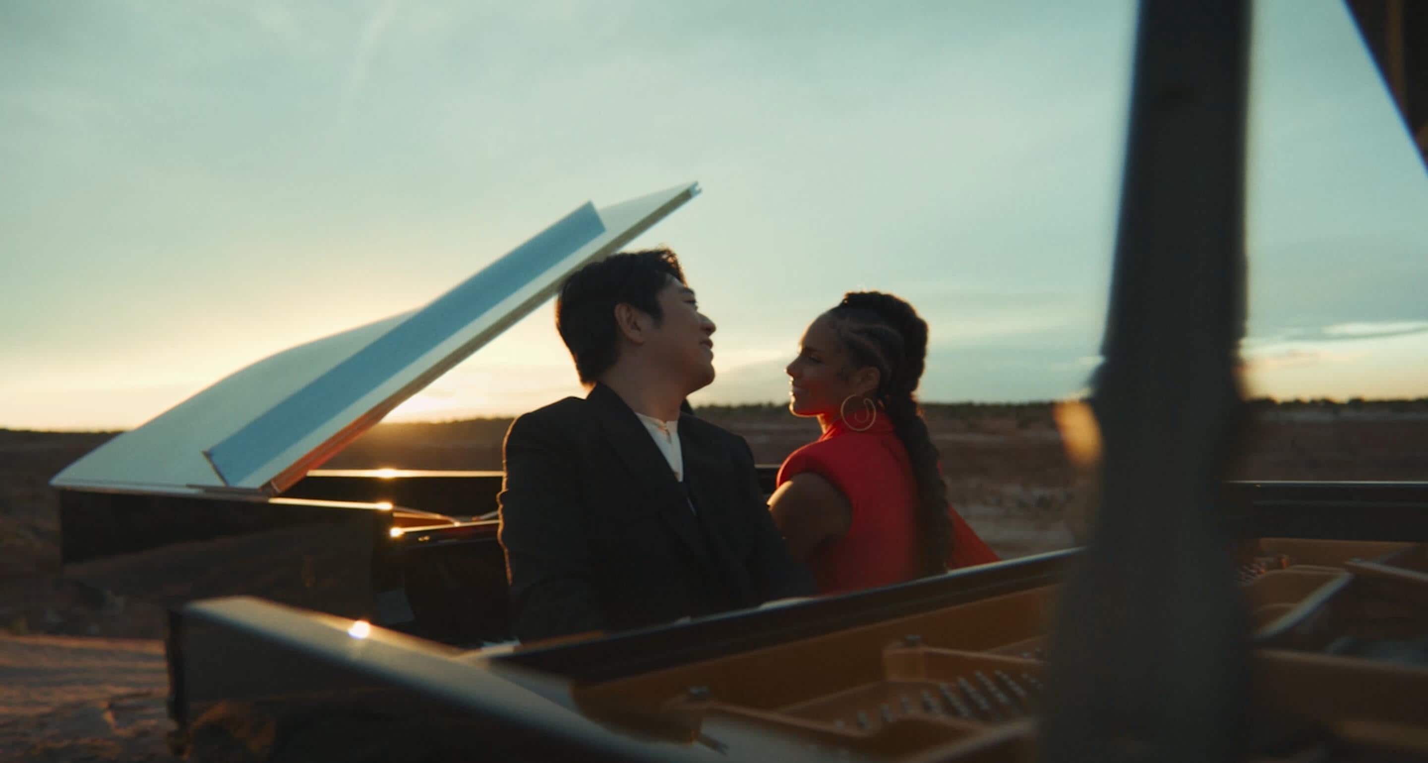 HNY-PARADIS-ALICIA-KEYS-HERO-FILM