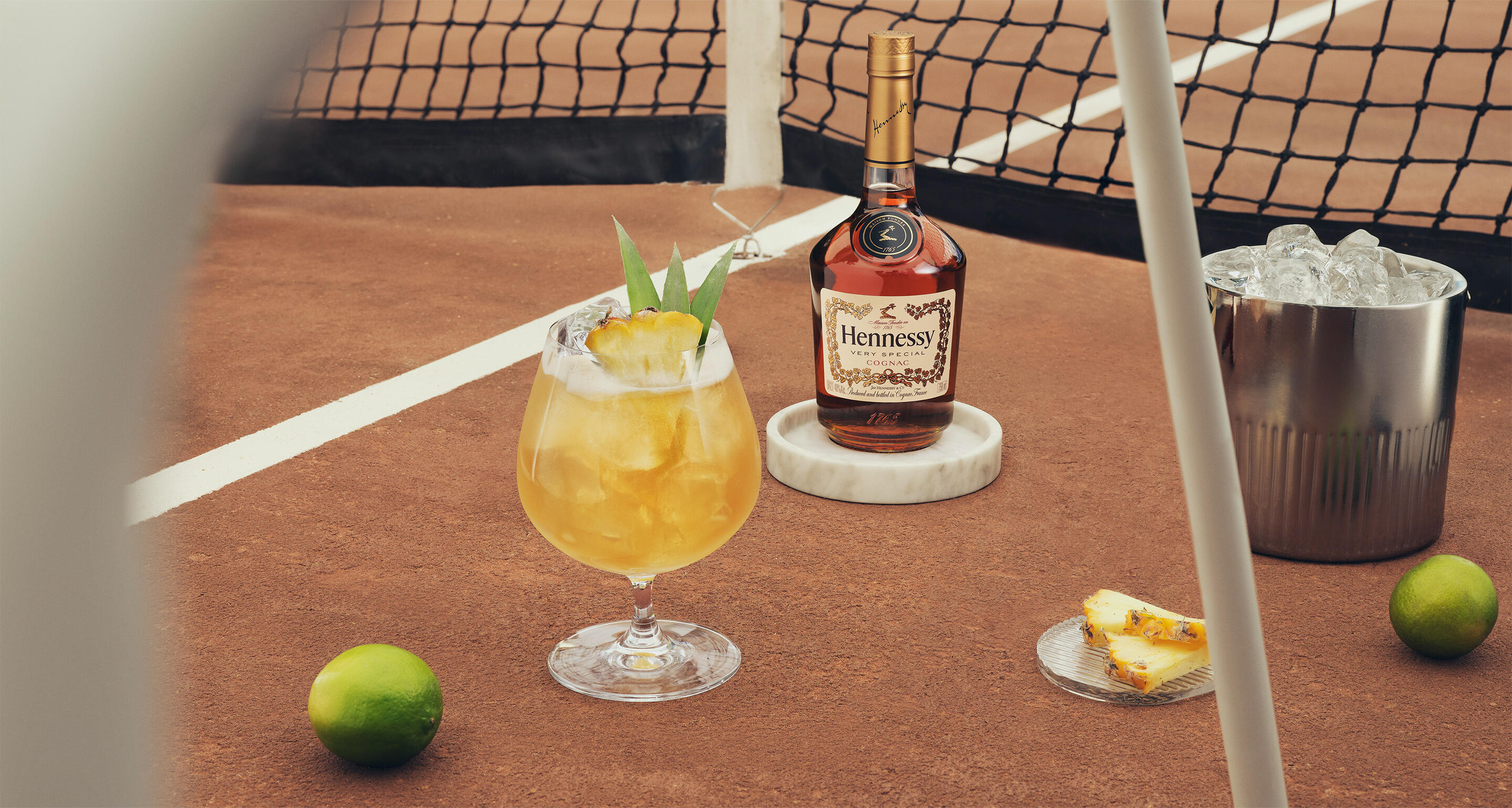 vs_made_for_more_drinkability_pineapple