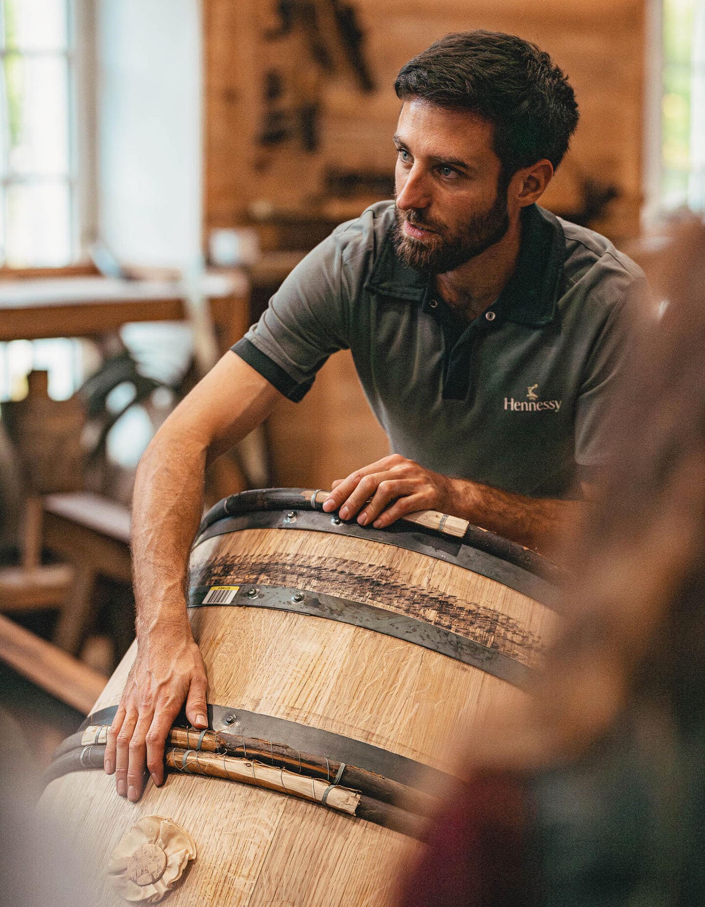 Hennessy cooper creating a barrel by hand