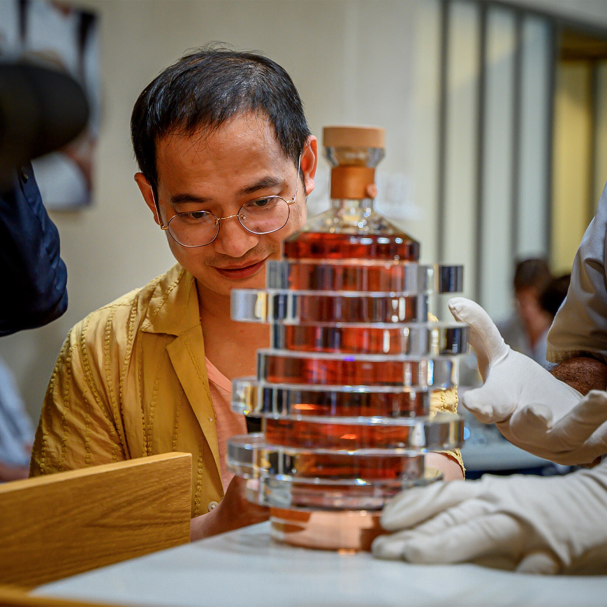 yao-bangliang-with-hennessy-h8-bottle-2000x2000-1