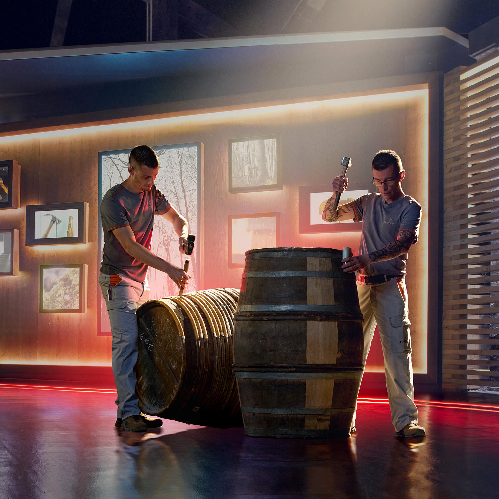 Presentation of the traditional art of cooperage in the Pavillions' Cellar