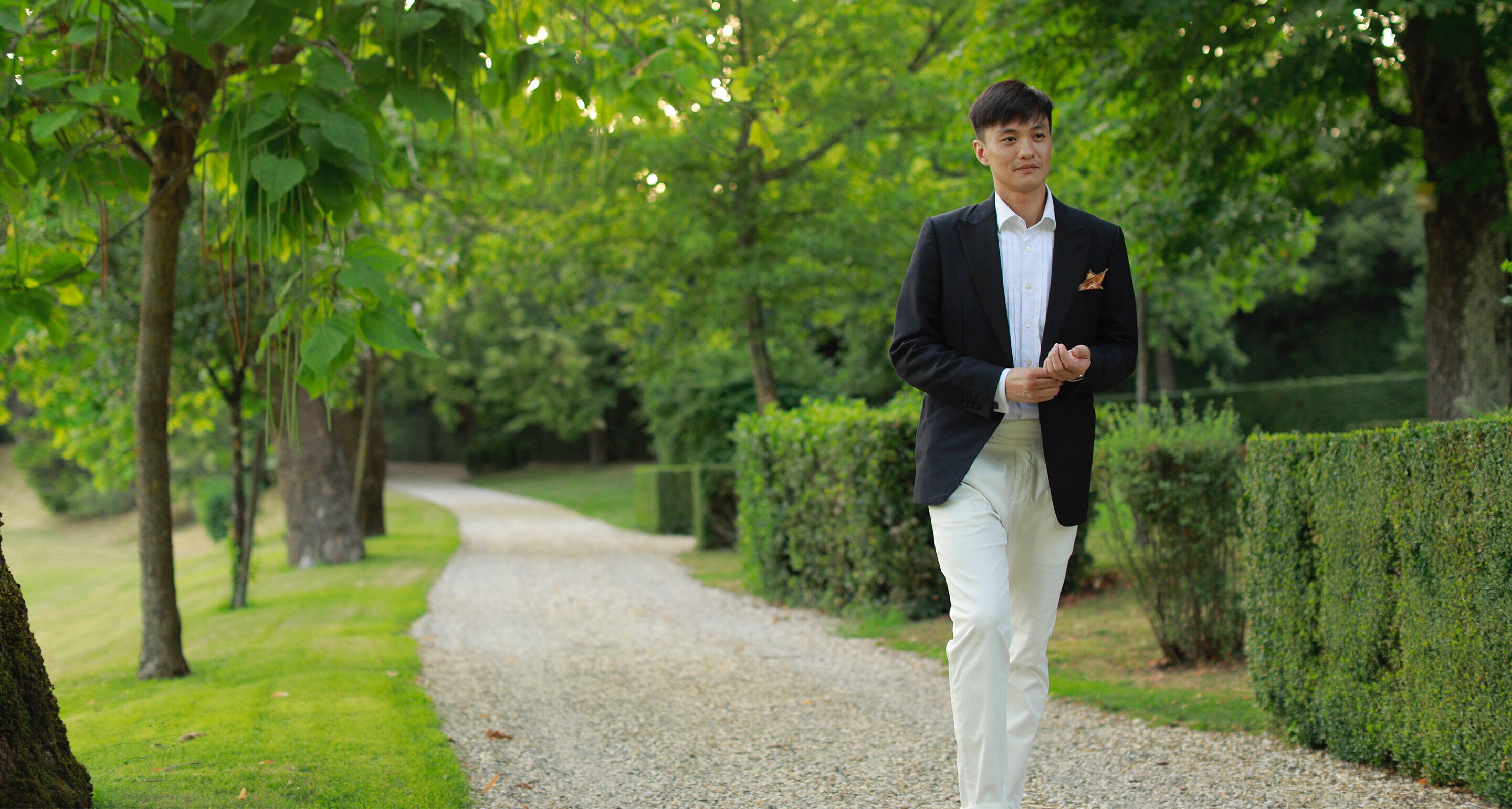 Victoria Song and Yiwei Zhou Visit the Hennessy Estate