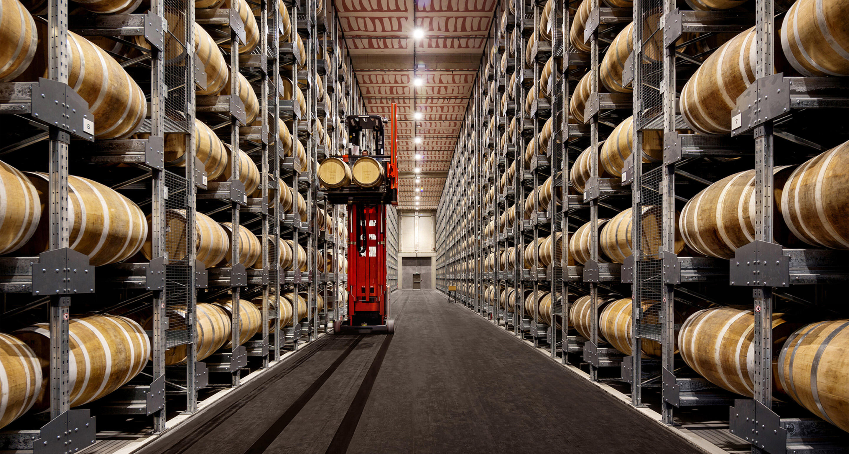  hennessy-alain-benoit-corporate-savoirfaire-vieillissement-2018-003-evin_high.width-1920x-prop1.jpg 