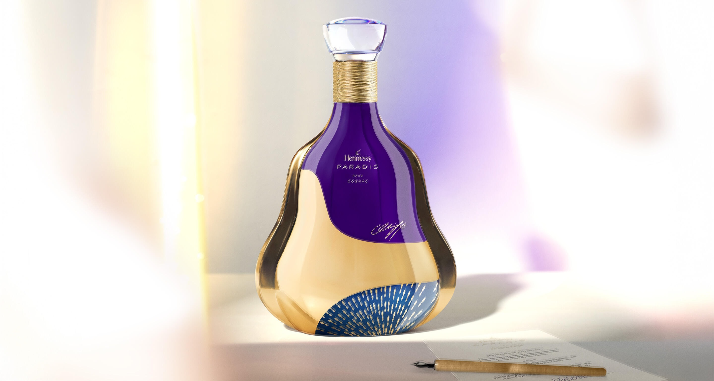 hennessy-paradis-x-alicia-keys_beautyshot_2880x1540.jpg 