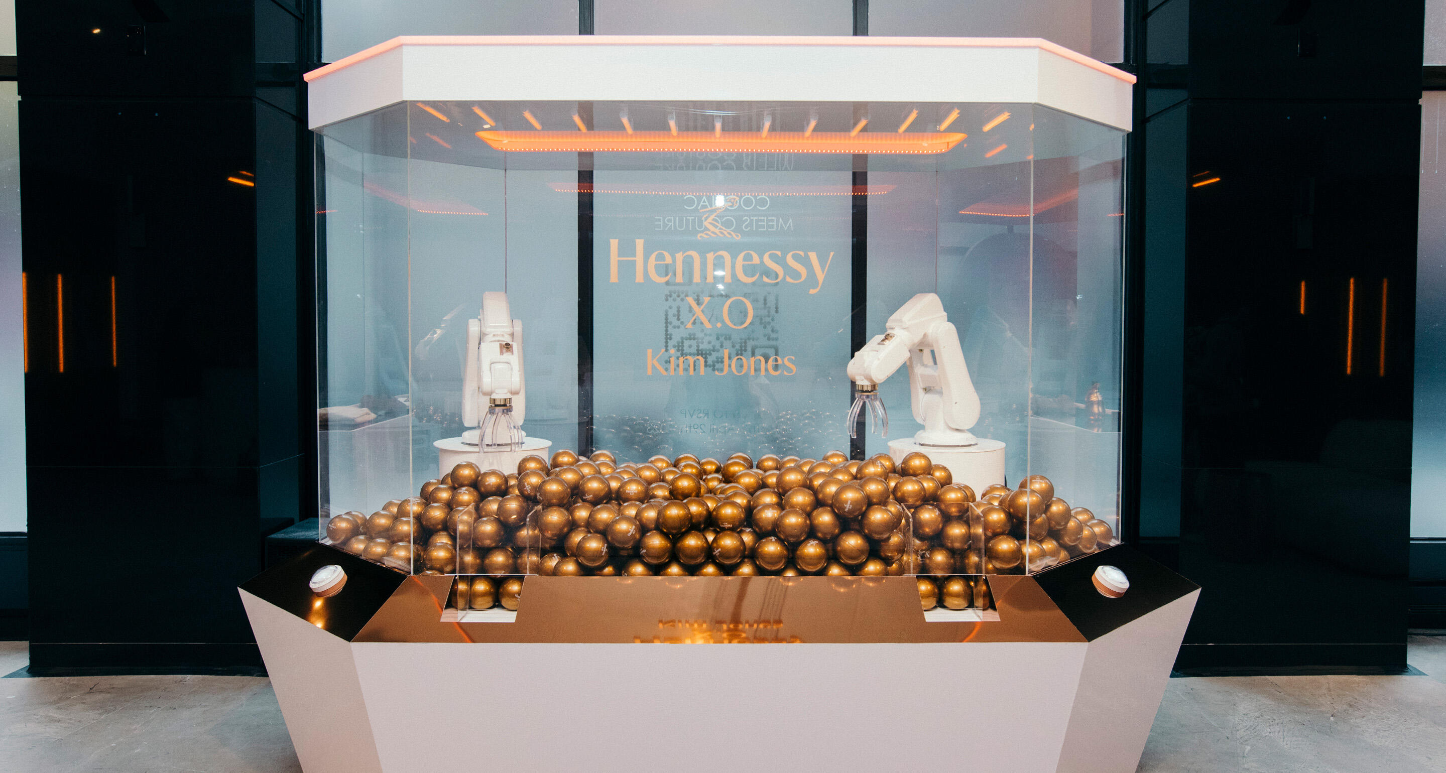 Hennessy X.O Lab robotic claw machine