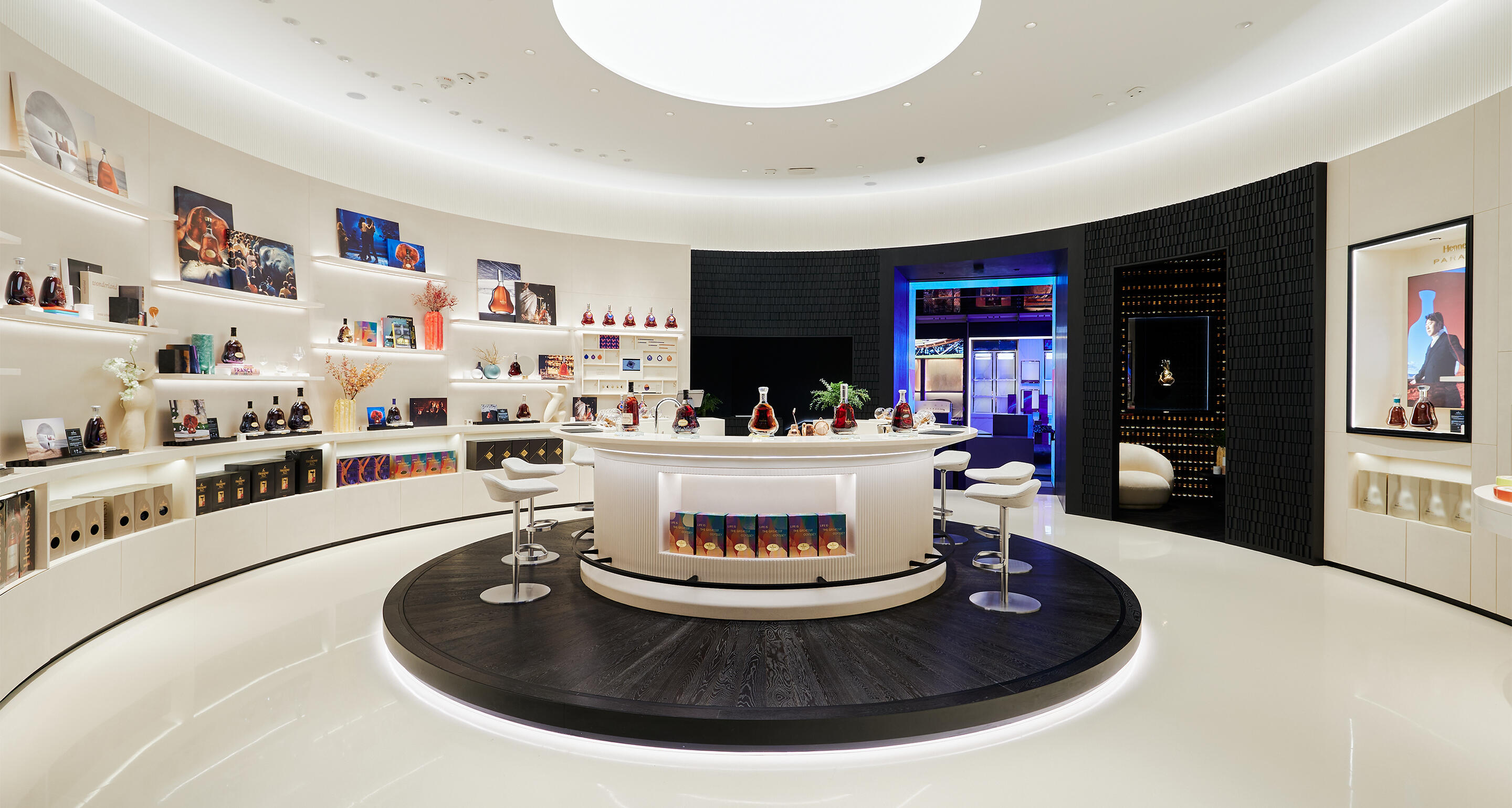 Travel Exclusive Cognac | Hennessy