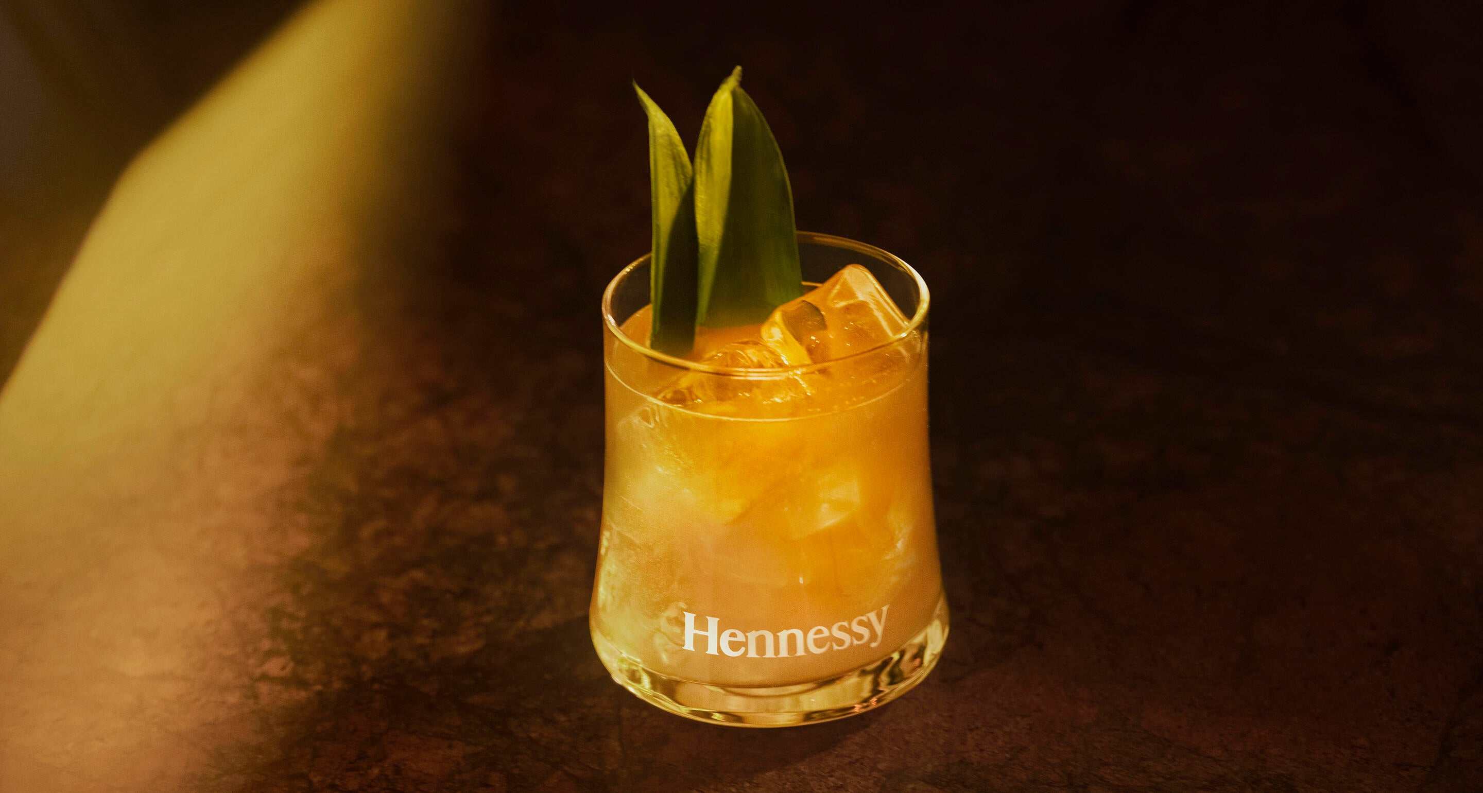 hennessy-bad-bunny-l1092855-r1-2880x1540.jpg 
